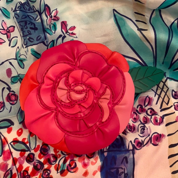 Kate Spade ‘Rambling Roses’ Rose Coin Purse - Picture 4 of 6